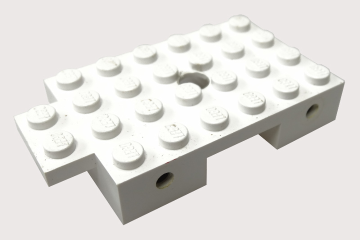 824